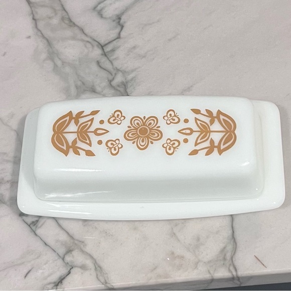 Vintage Pyrex Butterfly Gold Collectible 60’s/70’s - Picture 2 of 7